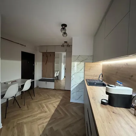 1 Mai * Κραϊόβα